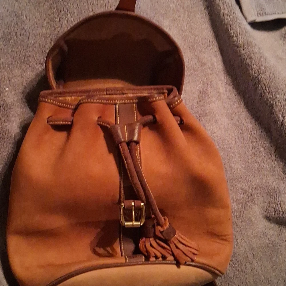 Rare Vintage Dooney And Bourke Suede Tan Leather Backpack Like New - Picture 4 of 16